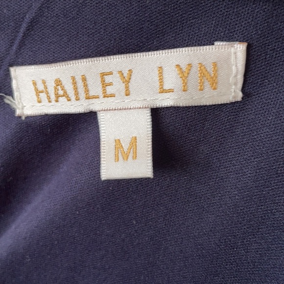 Sleeveless navy tunic with double tassel hem - Picture 4 of 4